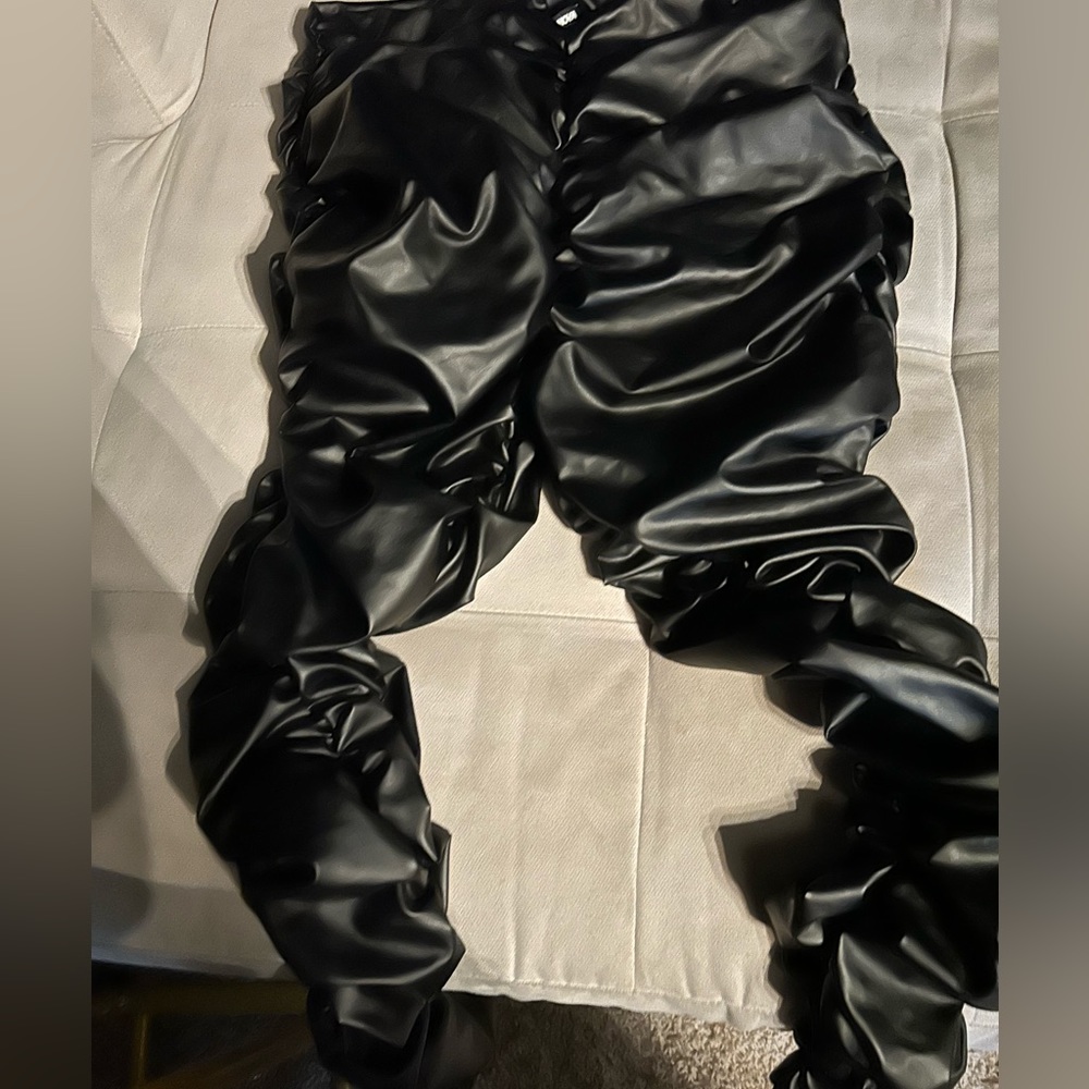 Faux leather ruched leggings